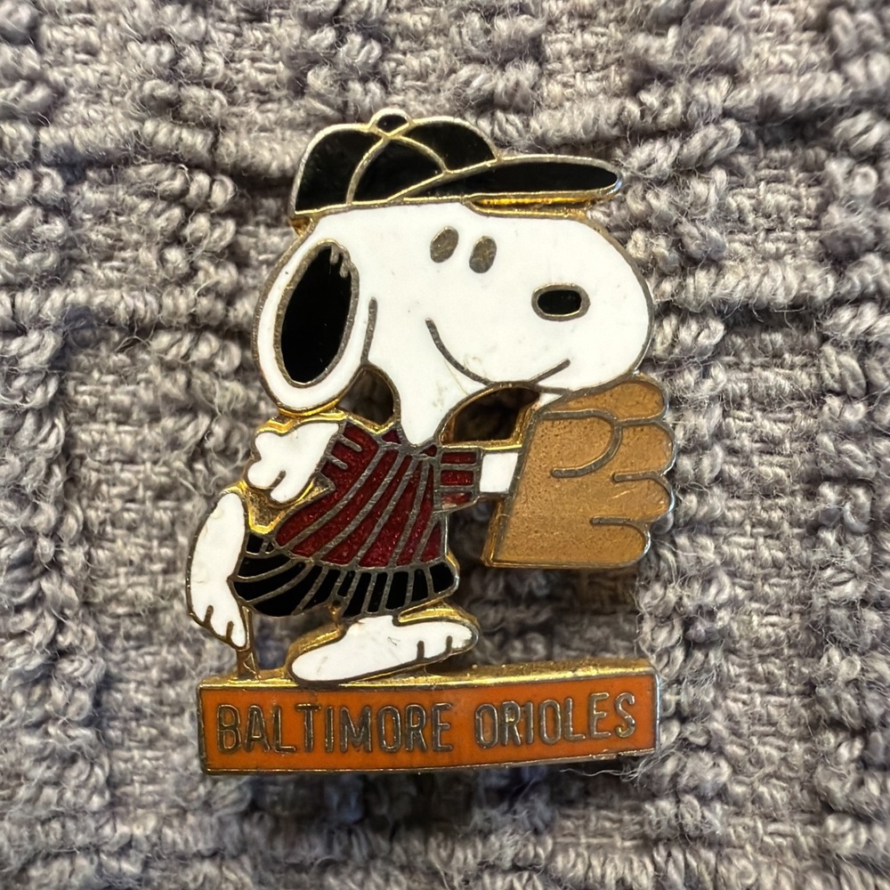 Vintage Snoopy Baltimore Orioles Enamel Pin 1970s Peanuts MLB Baseball Aviva